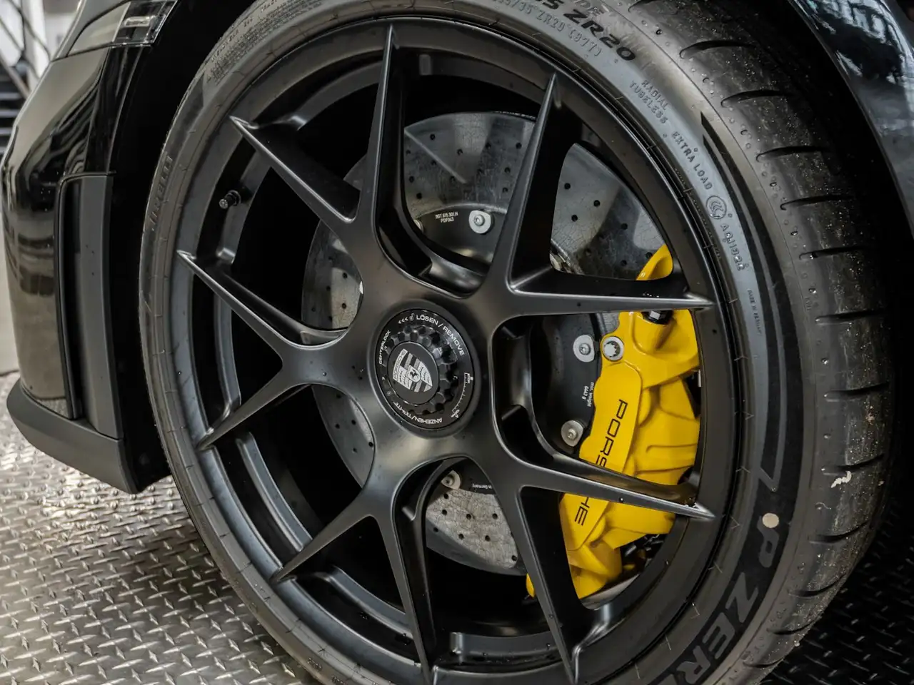 Porsche 911 - Image 10