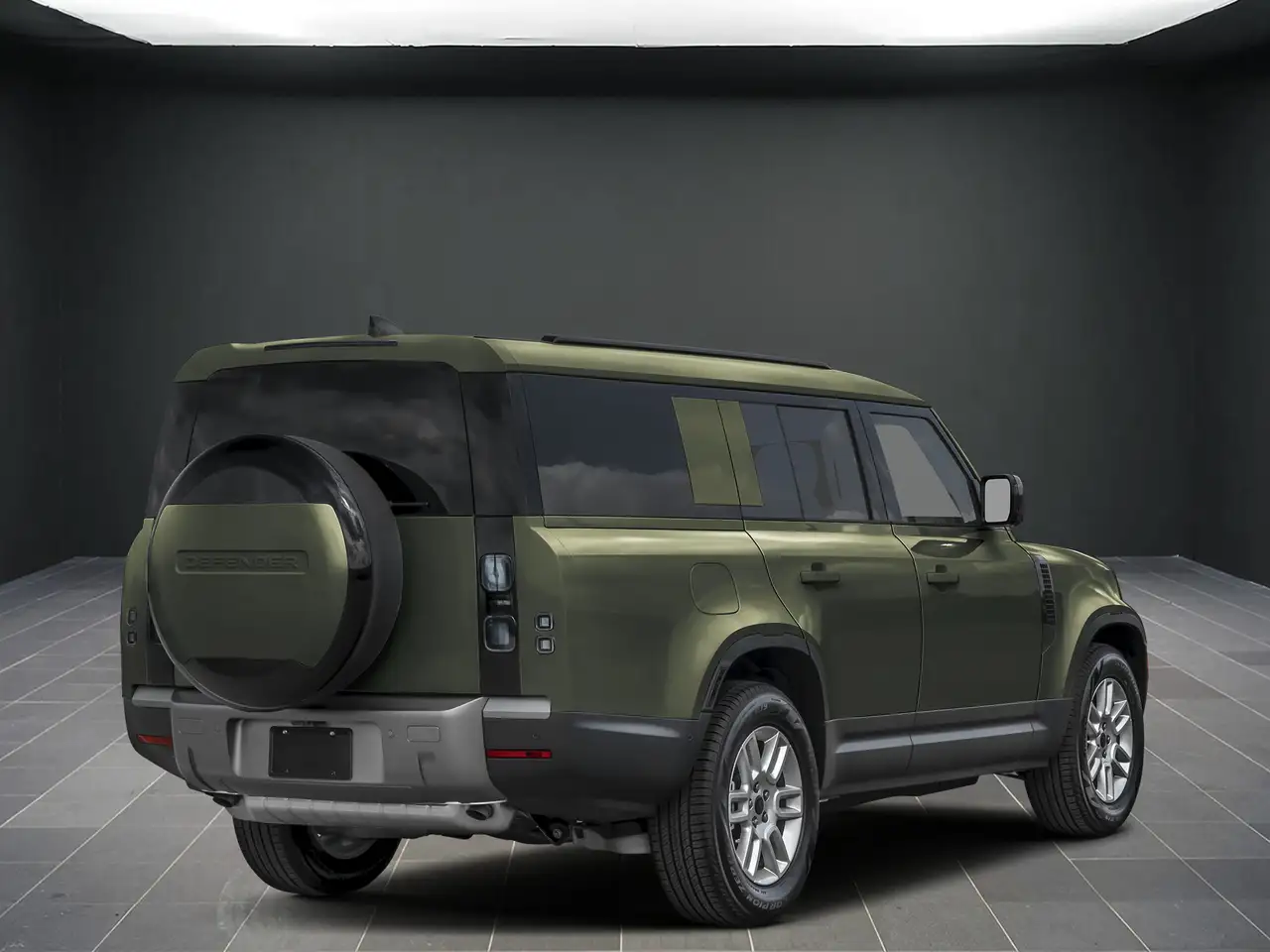 Land Rover Defender - Image 2