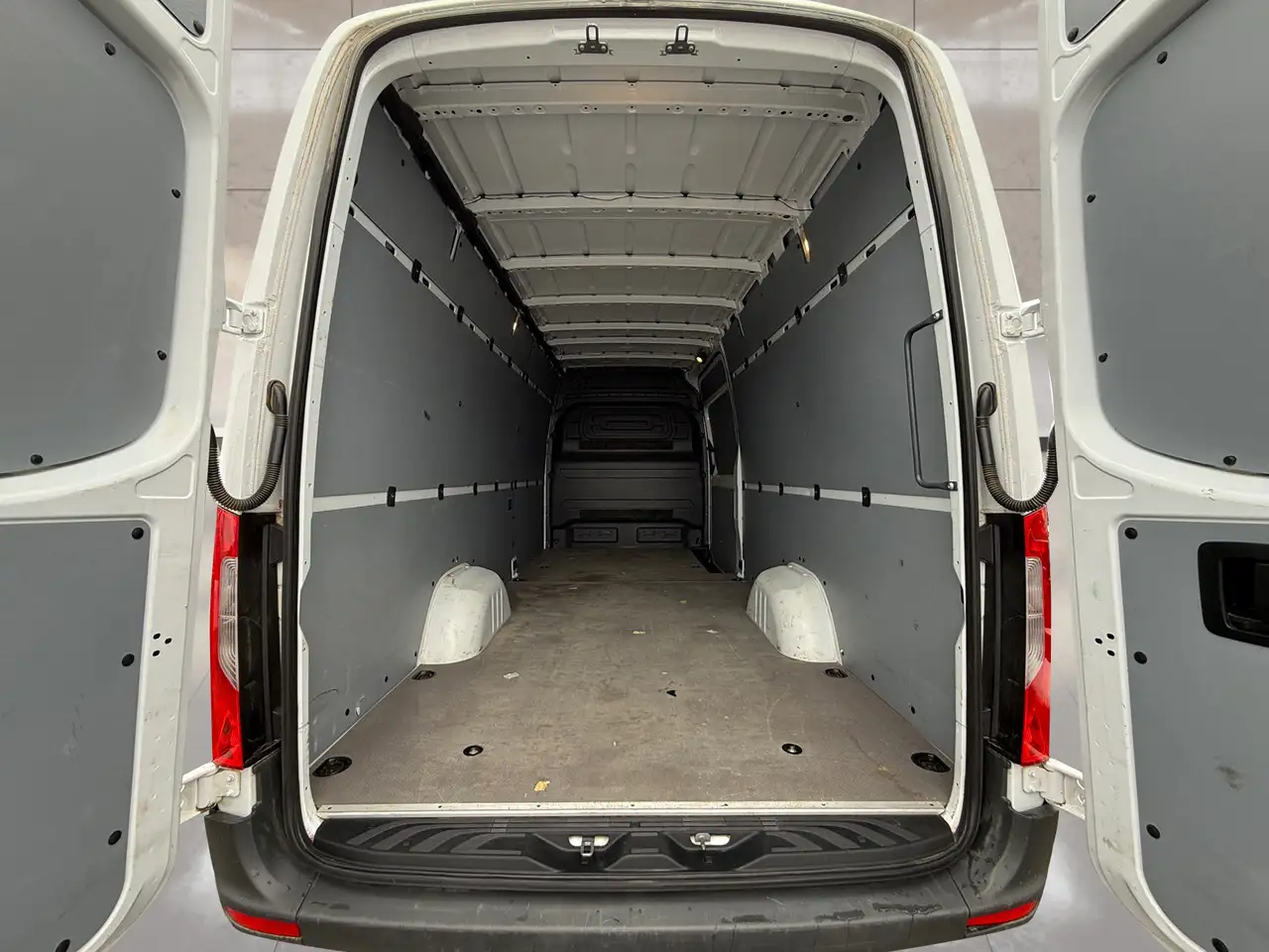 Mercedes-Benz Sprinter - Image 6