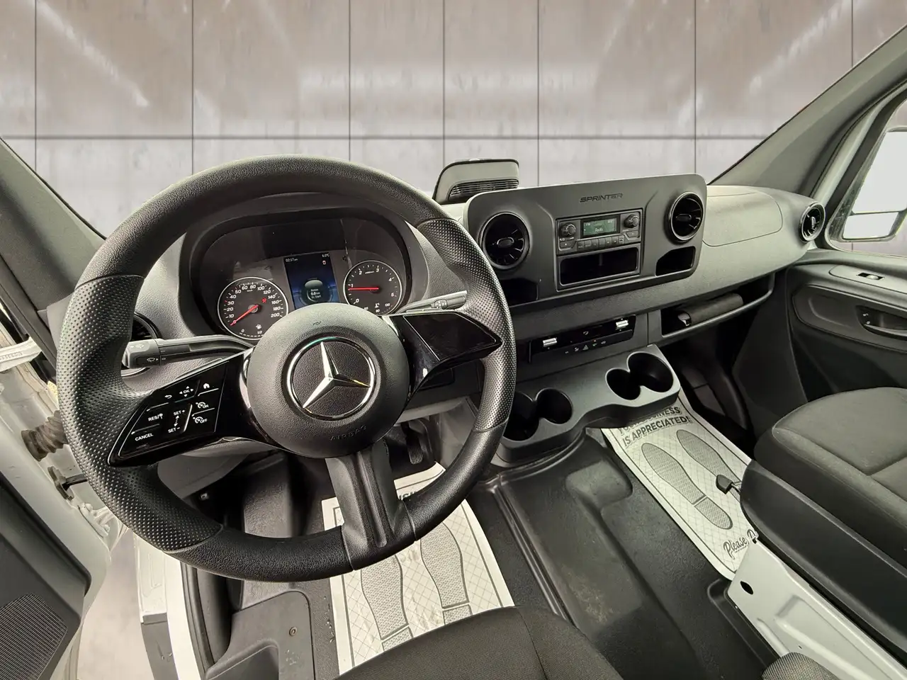 Mercedes-Benz Sprinter - Image 9