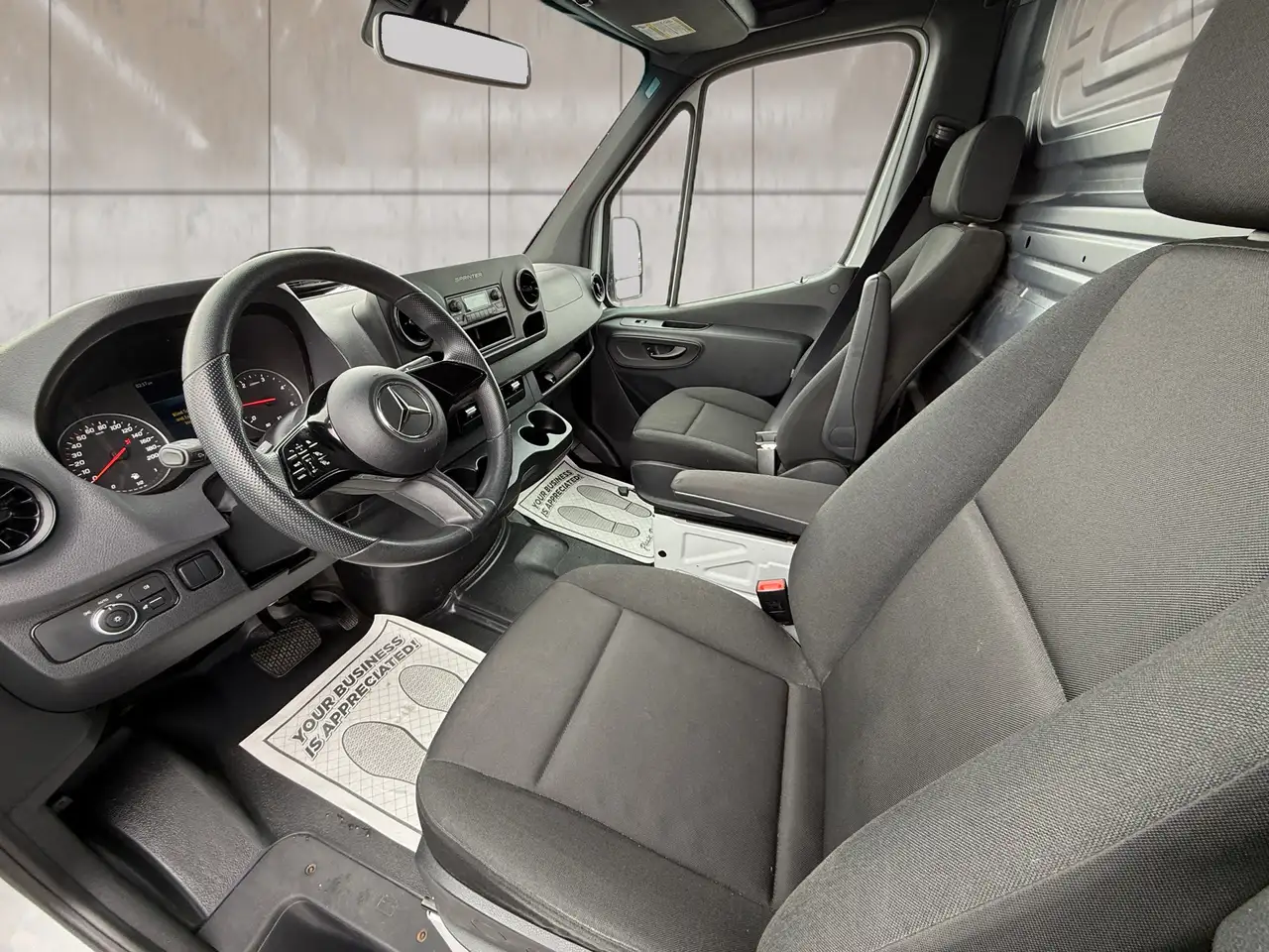 Mercedes-Benz Sprinter - Image 8