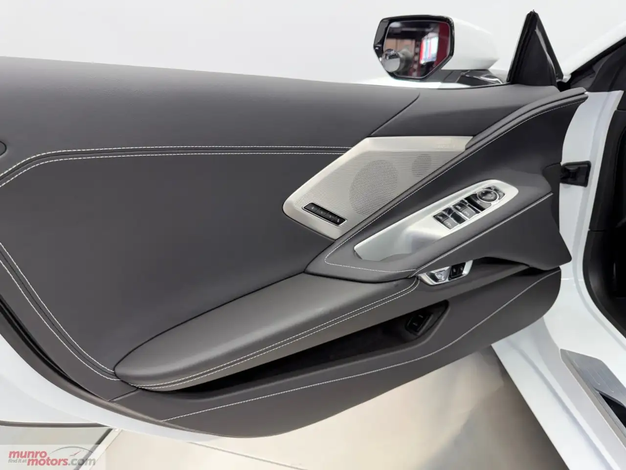 Chevrolet Corvette - Image 22