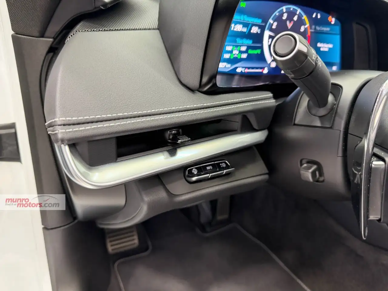 Chevrolet Corvette - Image 27