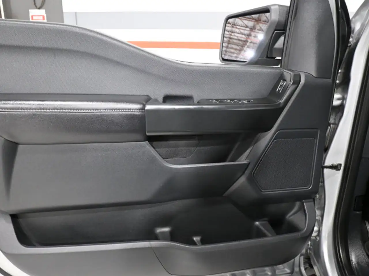 Ford F-150 - Image 11