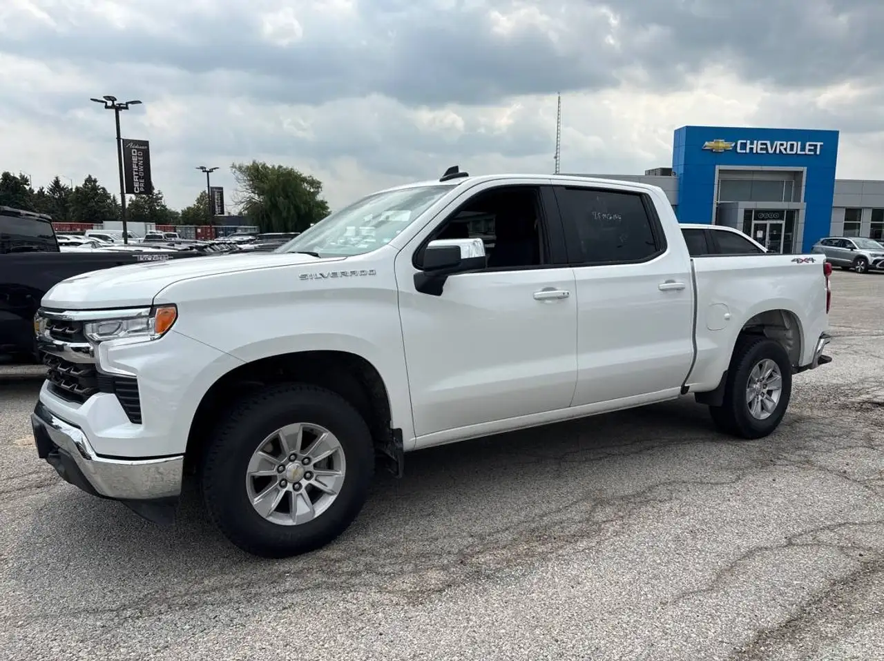 Chevrolet Silverado 1500 - Image 3