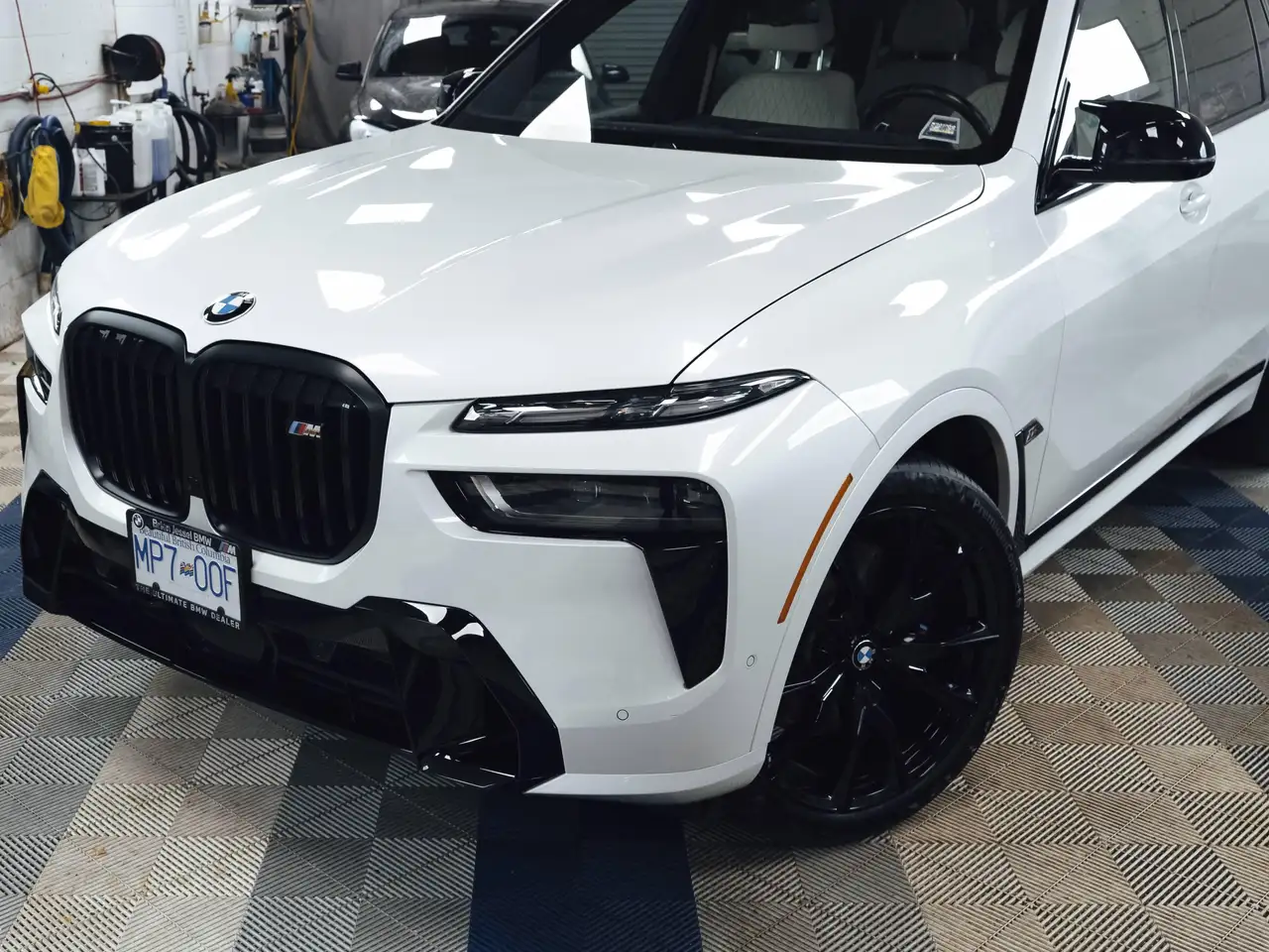 BMW X7 - Image 2