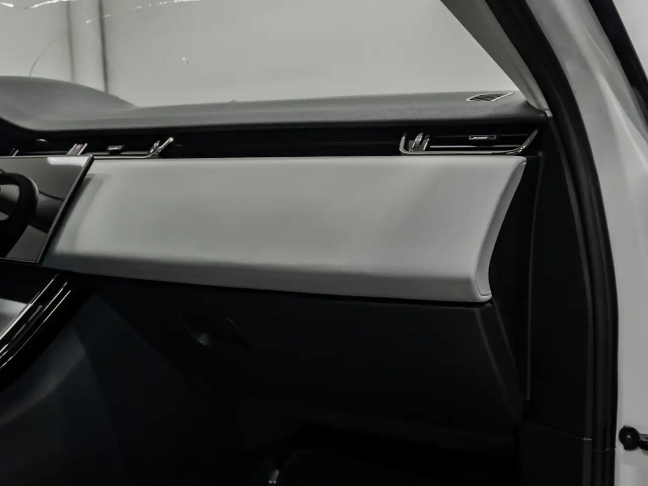 Land Rover Range Rover Evoque - Image 26