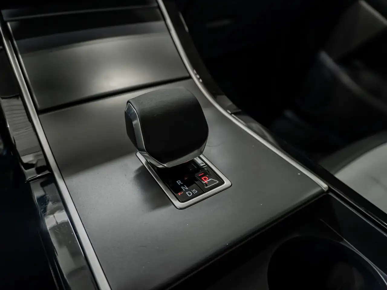 Land Rover Range Rover Evoque - Image 24