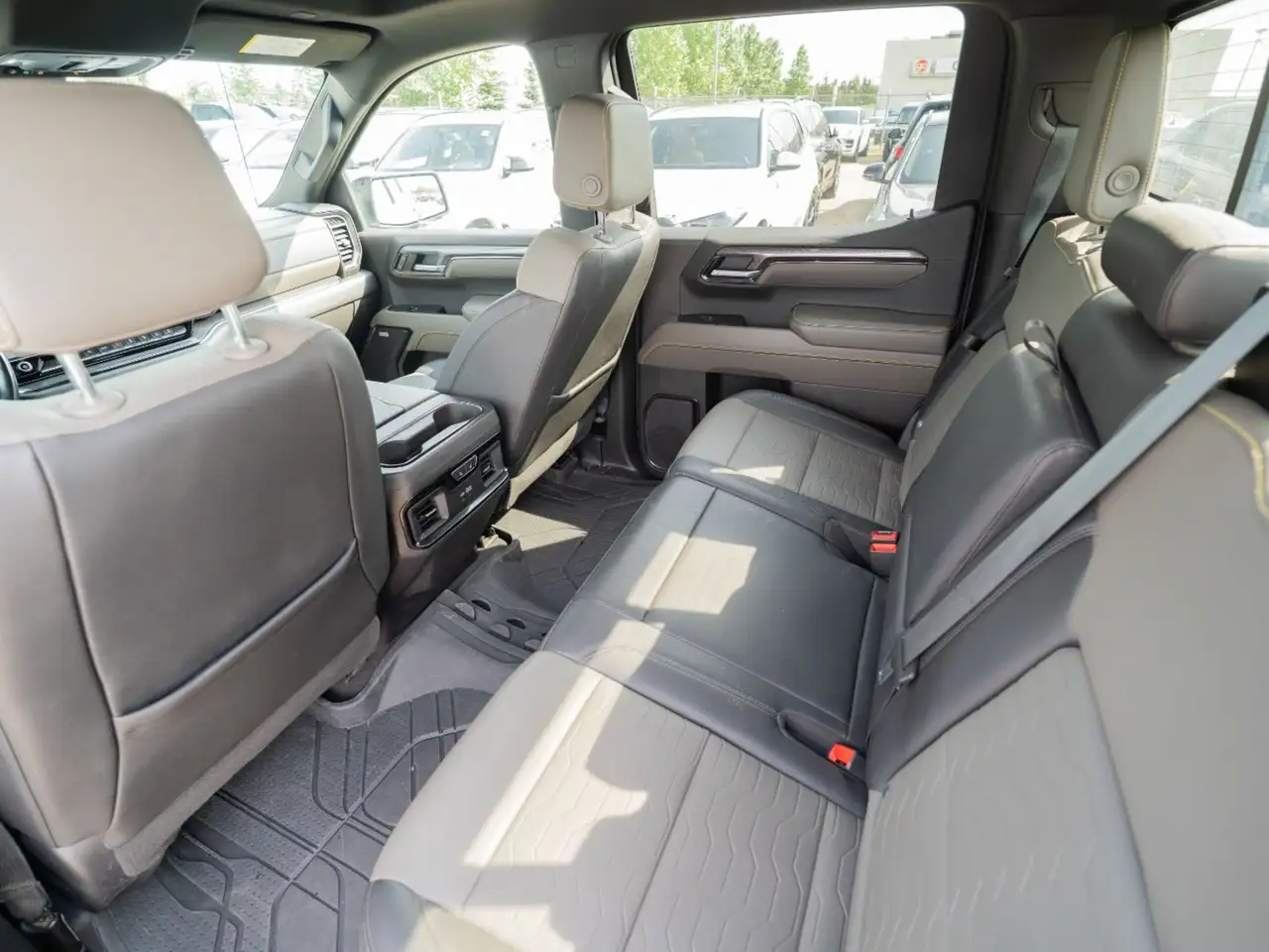 Chevrolet Silverado 1500 - Image 31