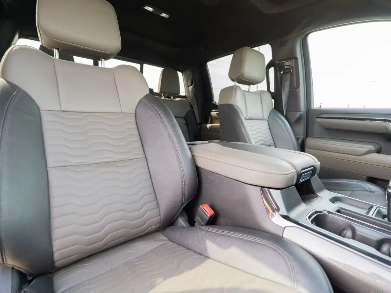 Chevrolet Silverado 1500 - Image 21