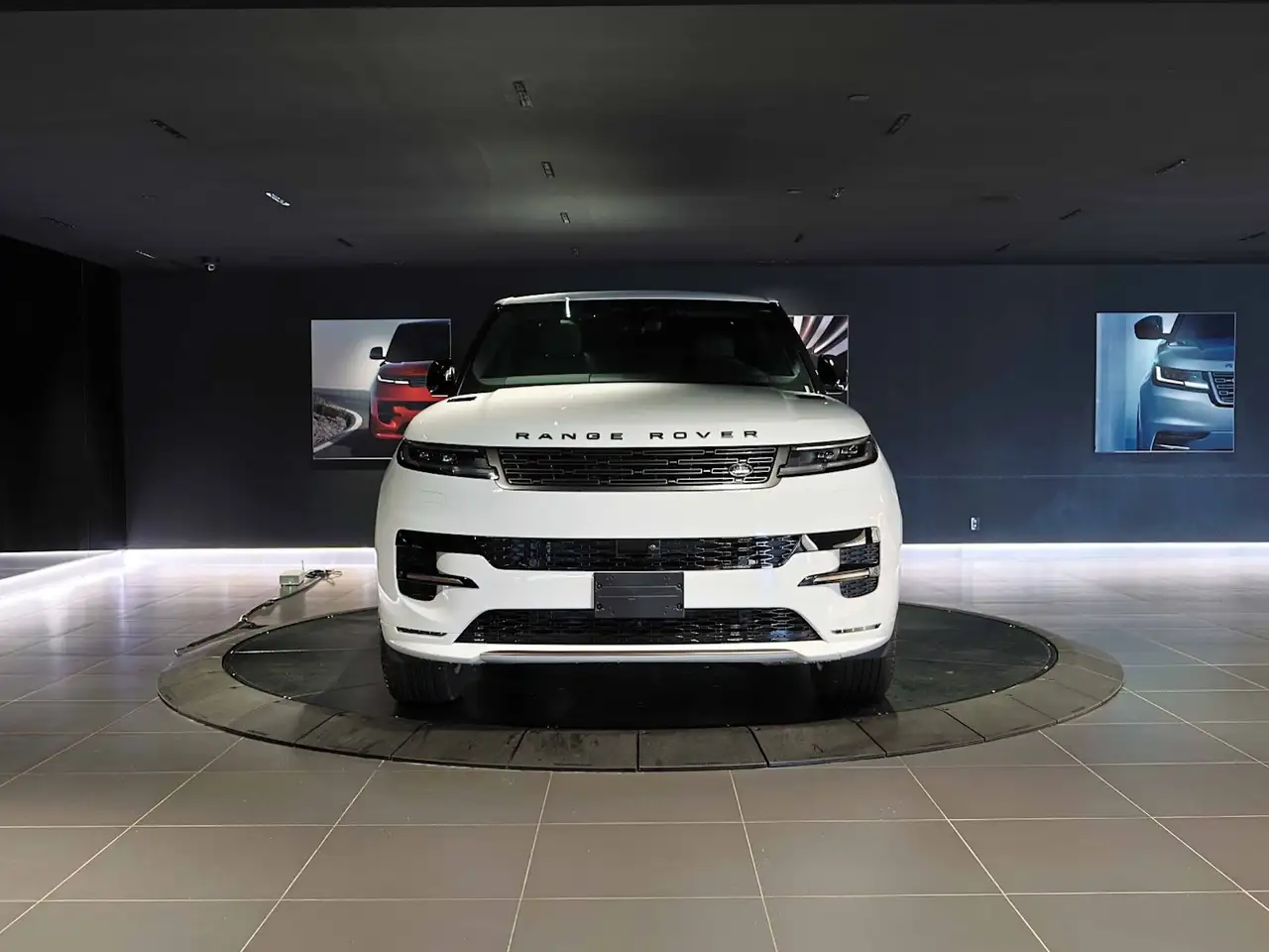Land Rover Range Rover Sport - Image 2