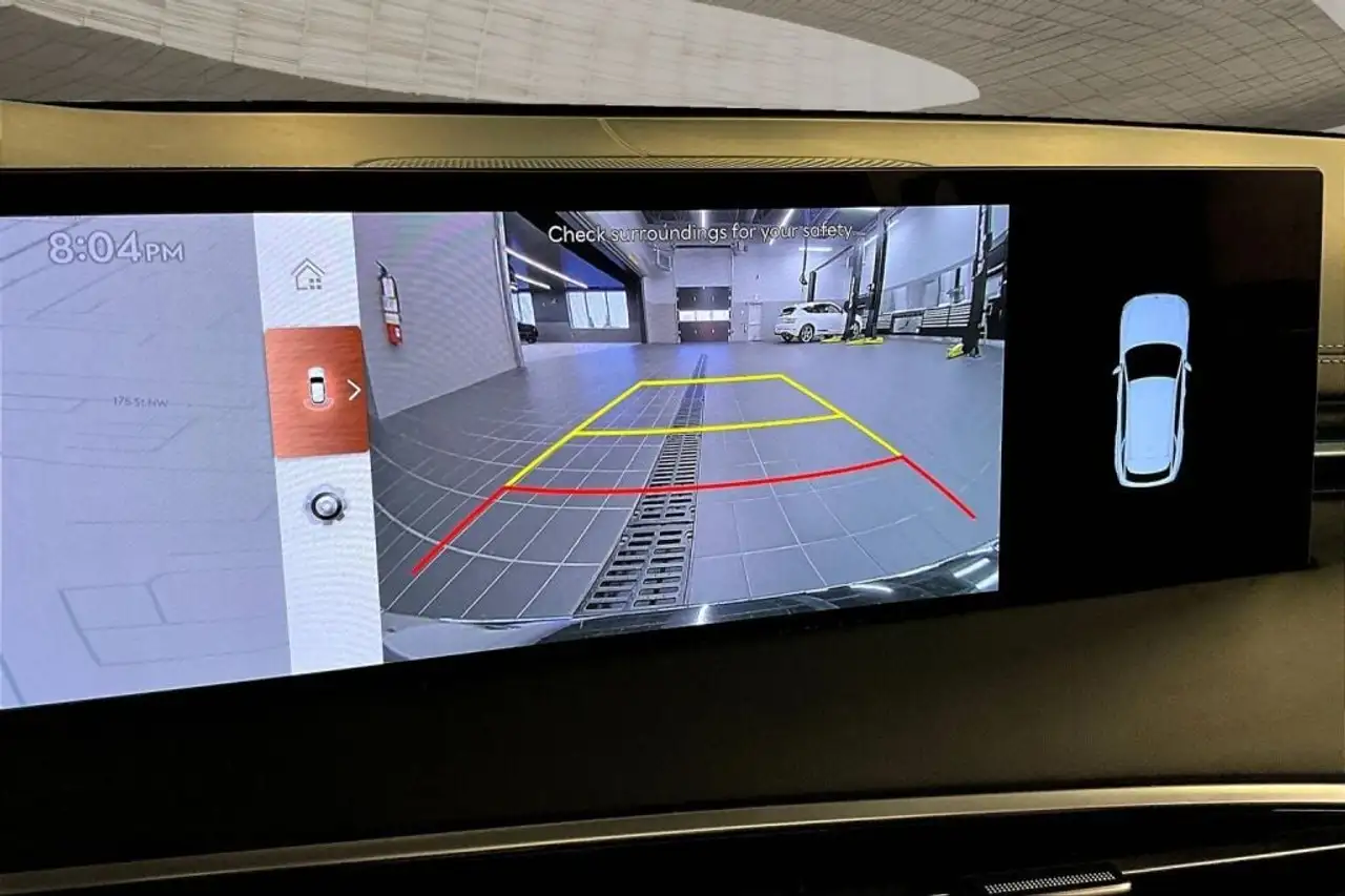 Genesis GV70 - Image 16