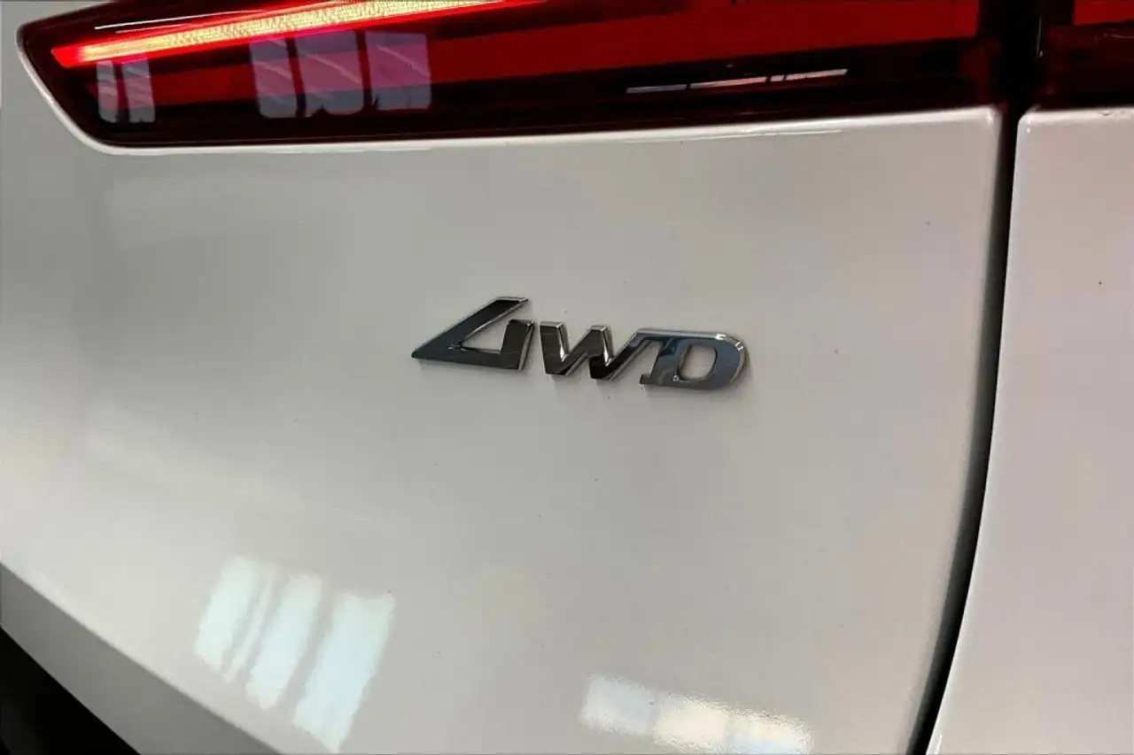 Genesis GV70 - Image 26