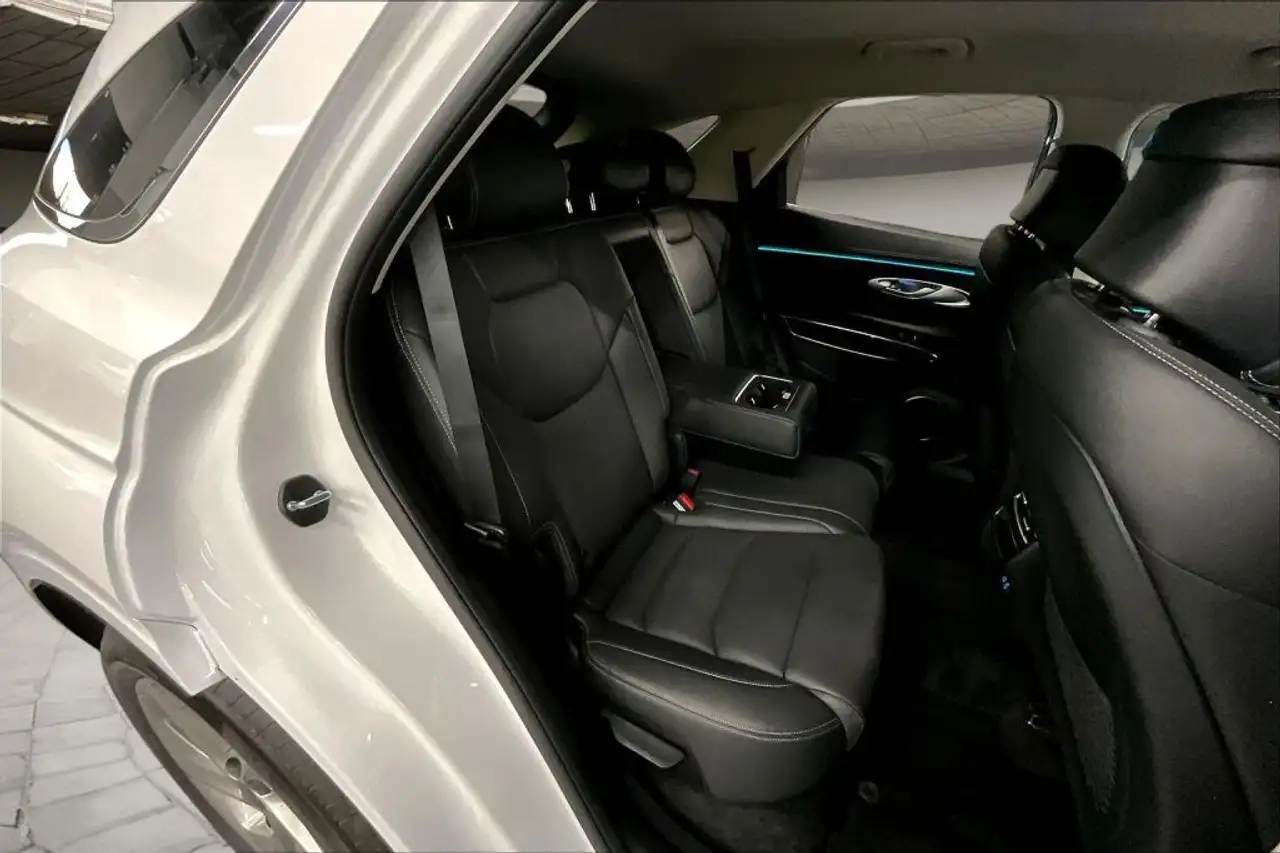 Genesis GV70 - Image 27