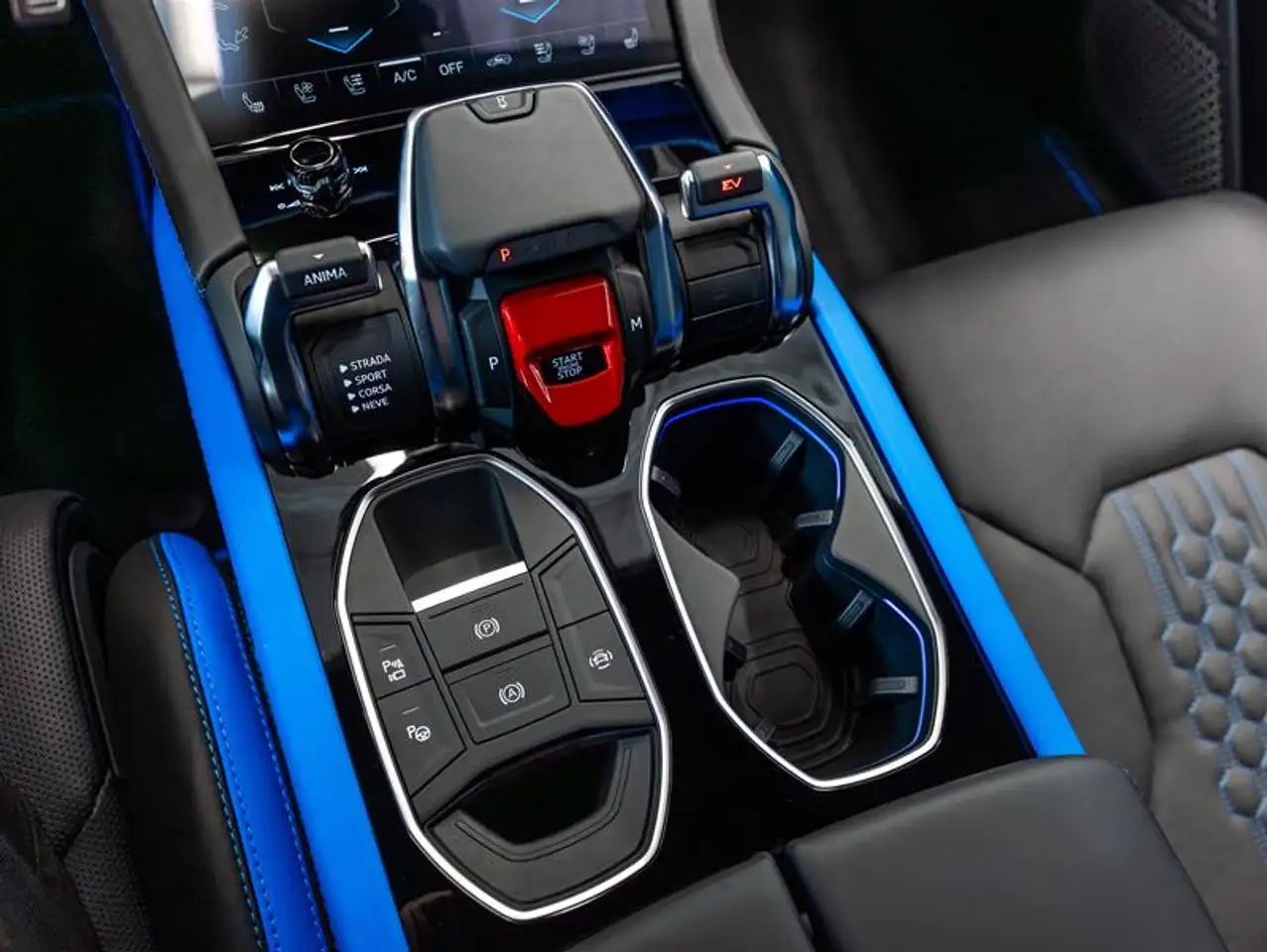 Lamborghini Urus - Image 18
