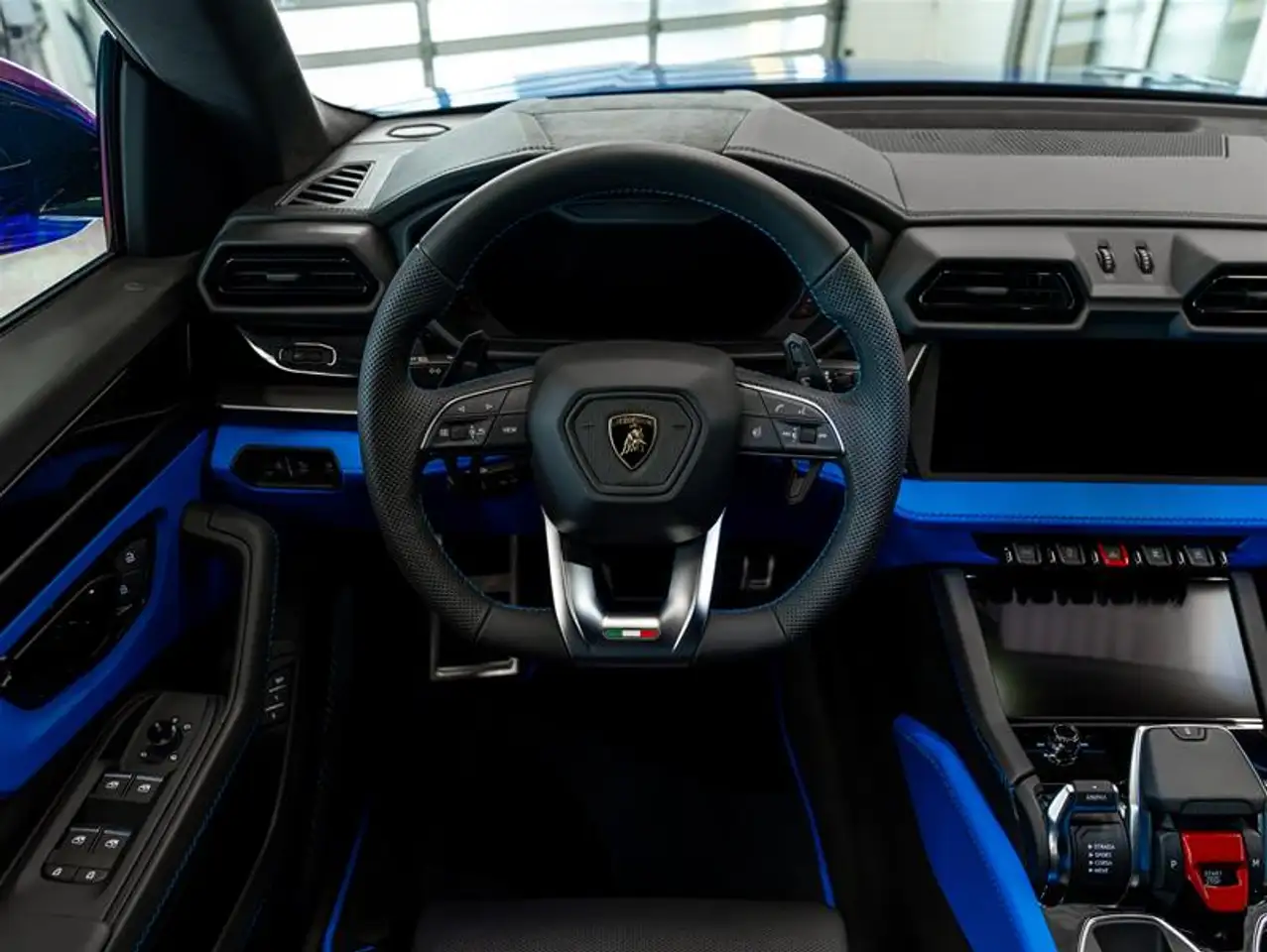 Lamborghini Urus - Image 2