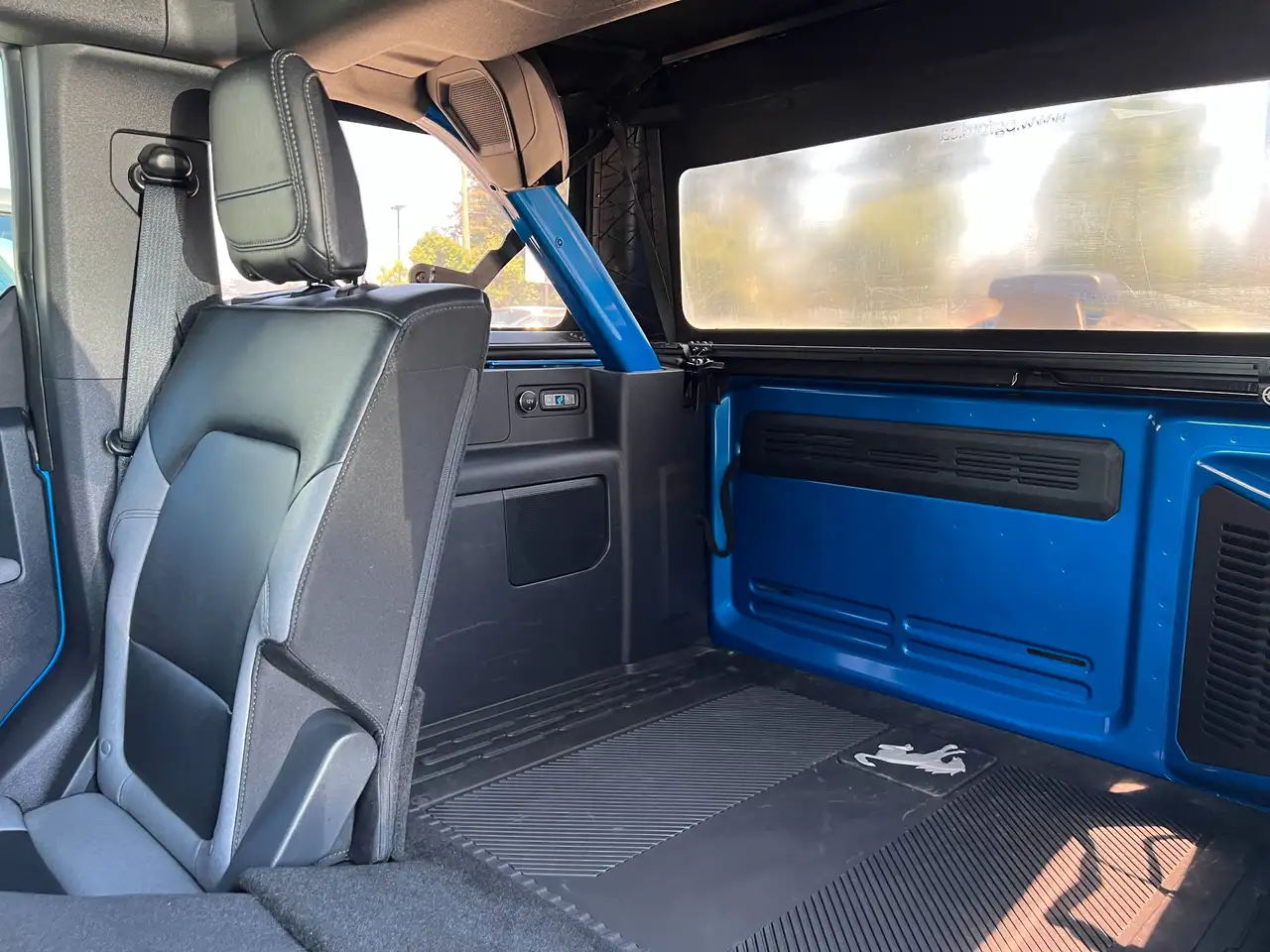 Ford Bronco - Image 21