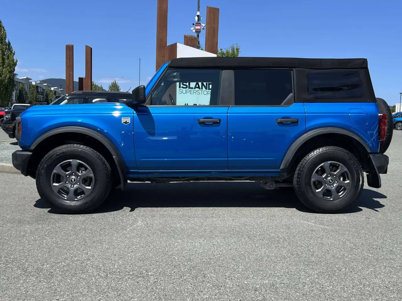Ford Bronco - Image 4