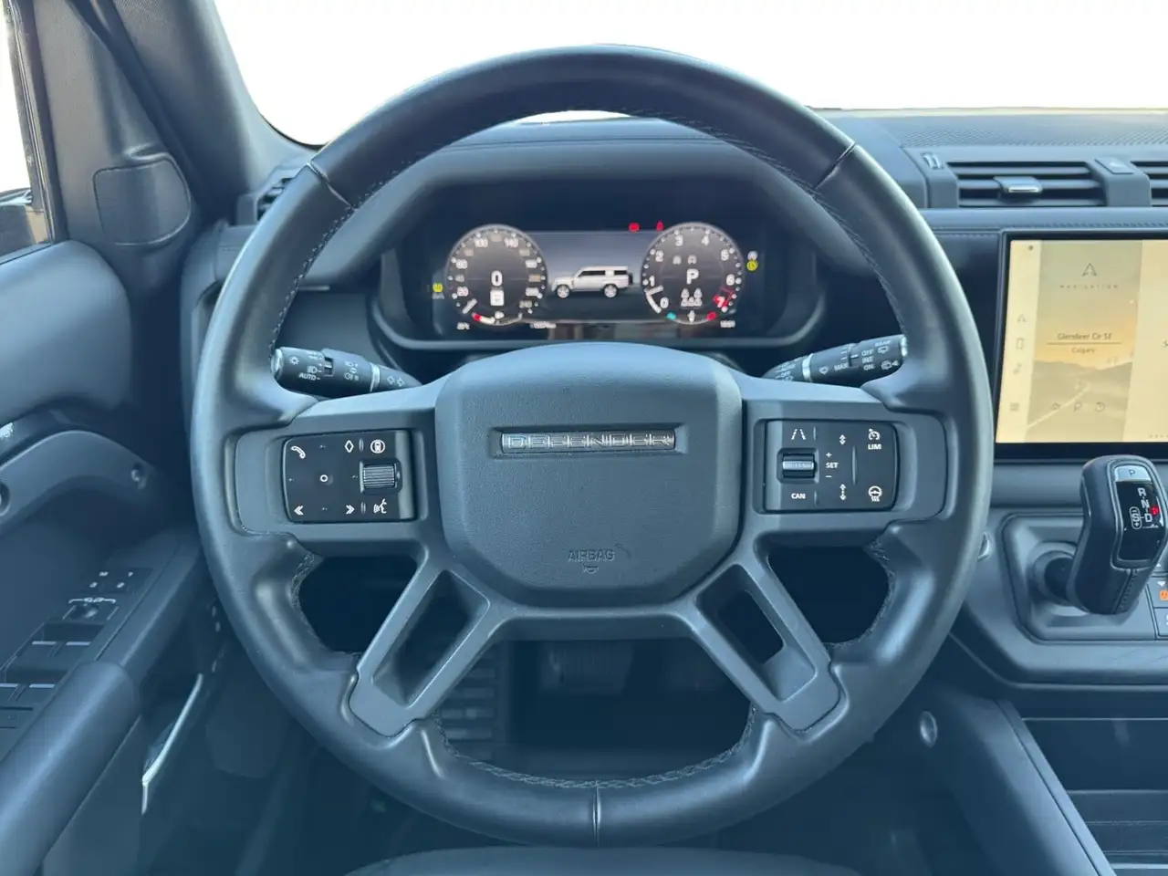 Land Rover Defender - Image 11