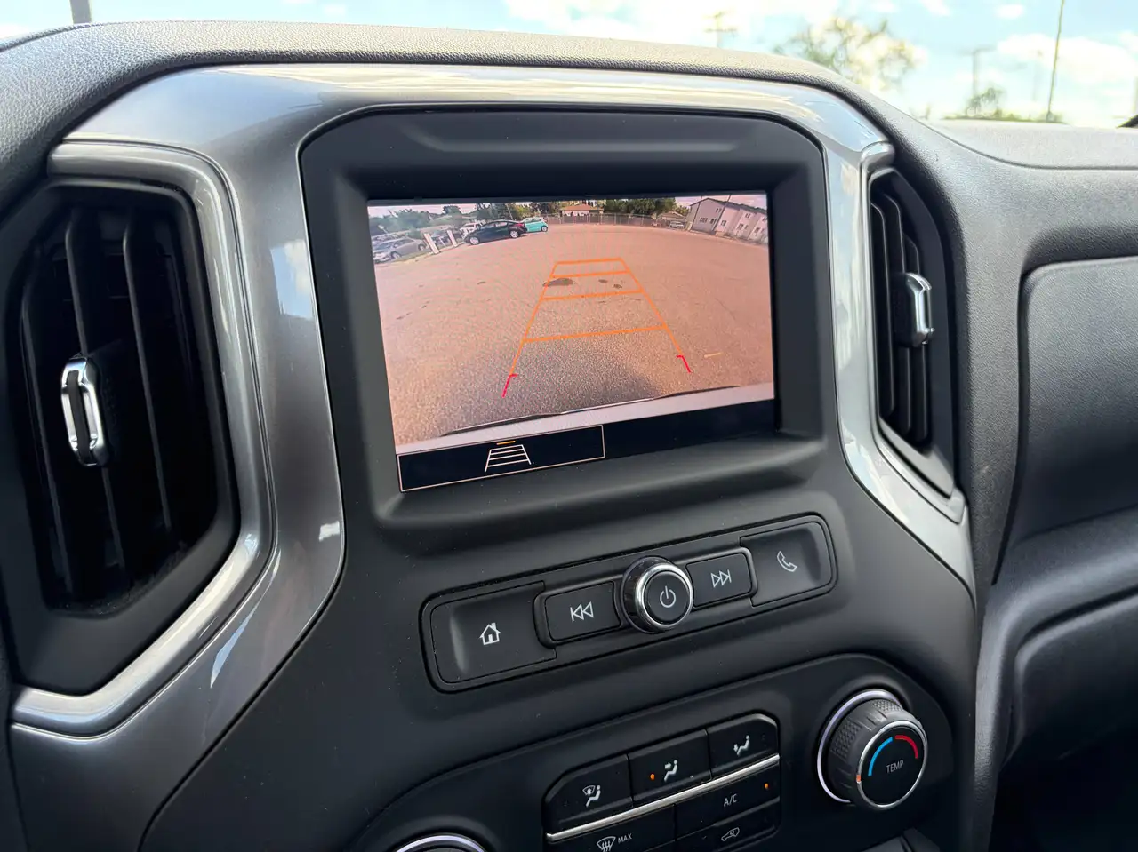 Chevrolet Silverado 1500 - Image 14