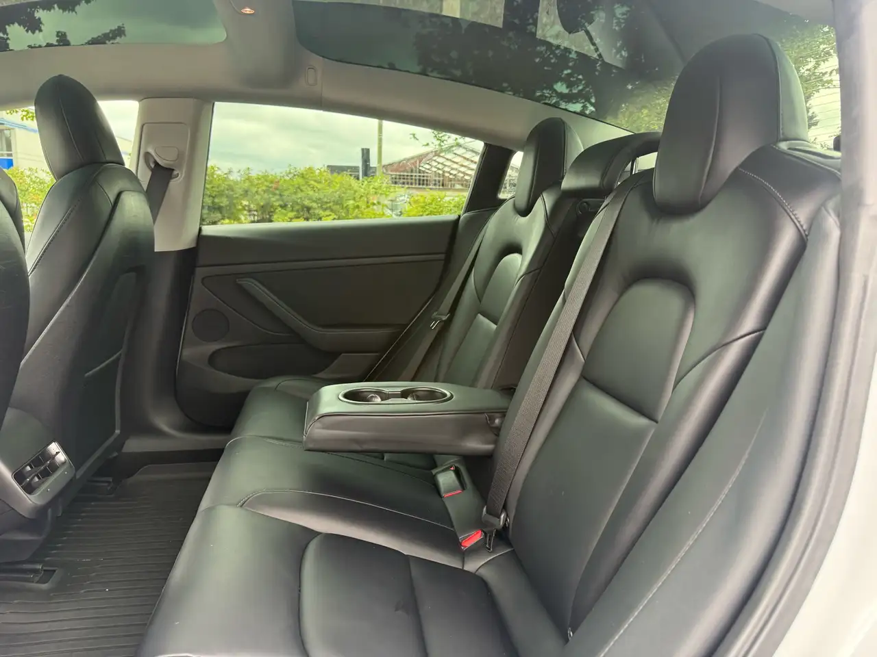 Tesla Model 3 - Image 24