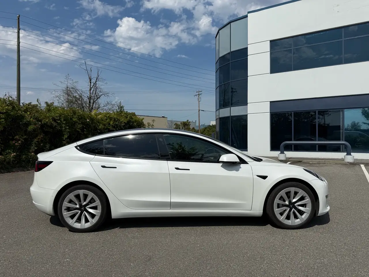 Tesla Model 3 - Image 9
