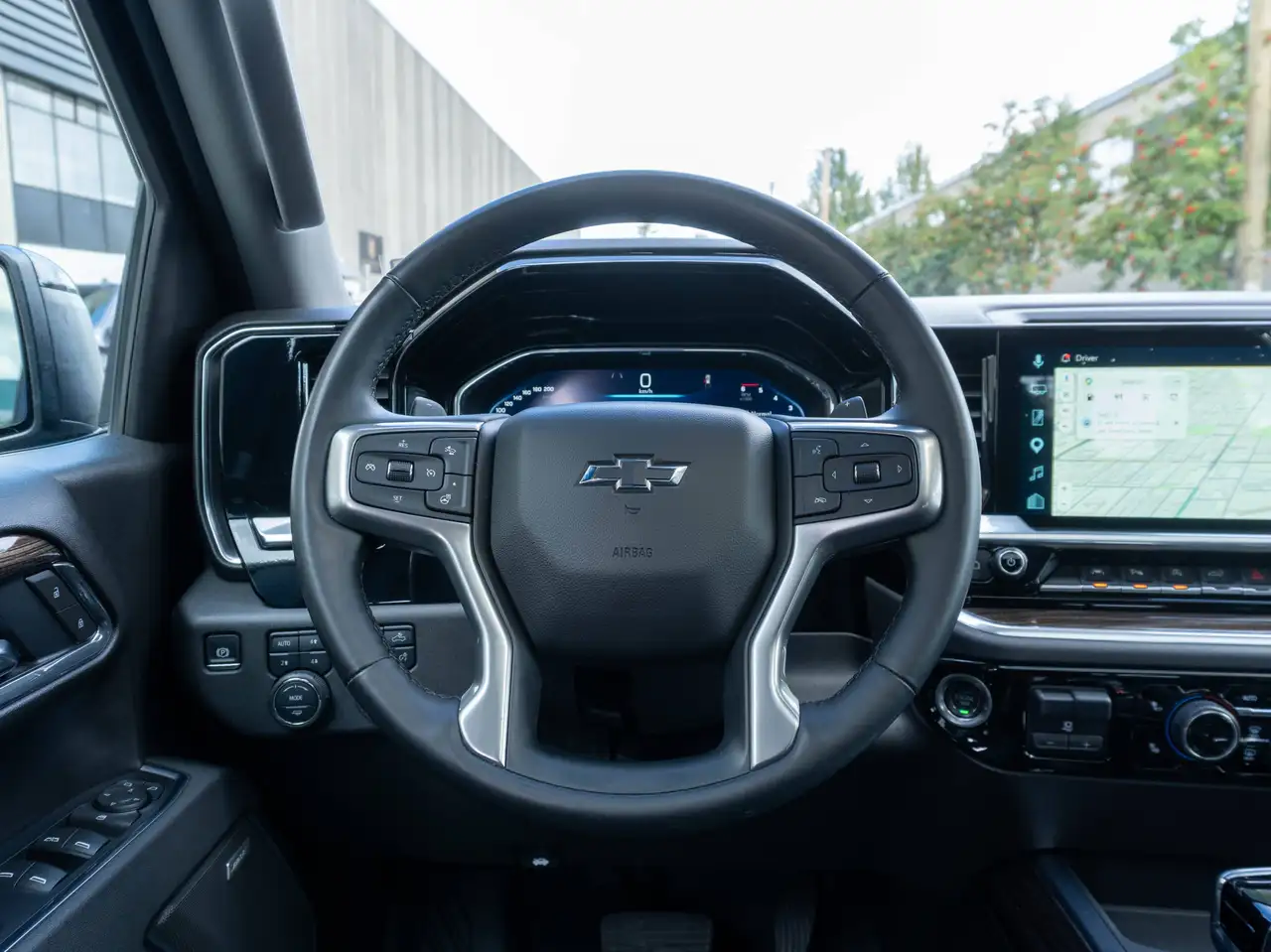 Chevrolet Silverado 1500 - Image 16