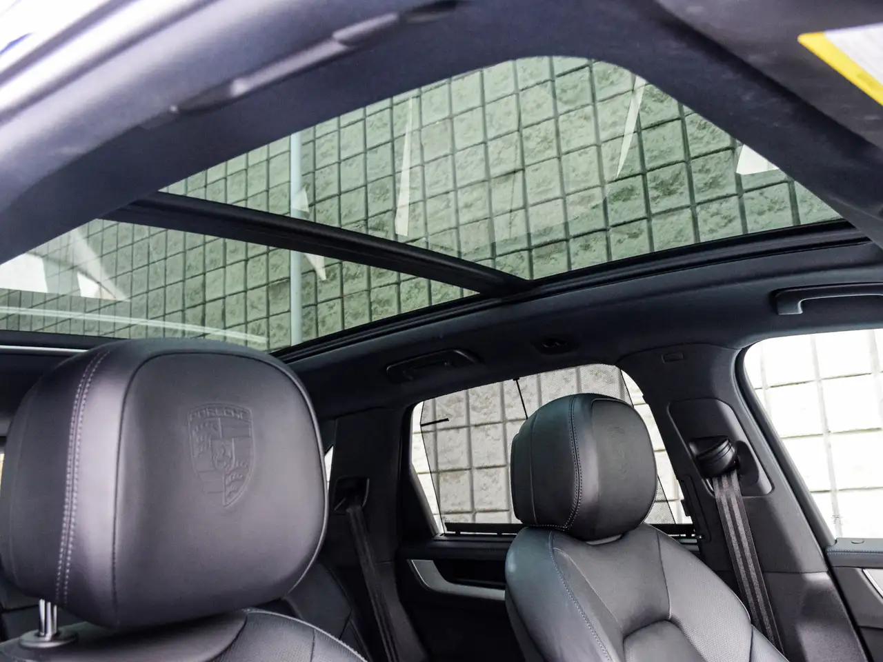 Porsche Cayenne - Image 8