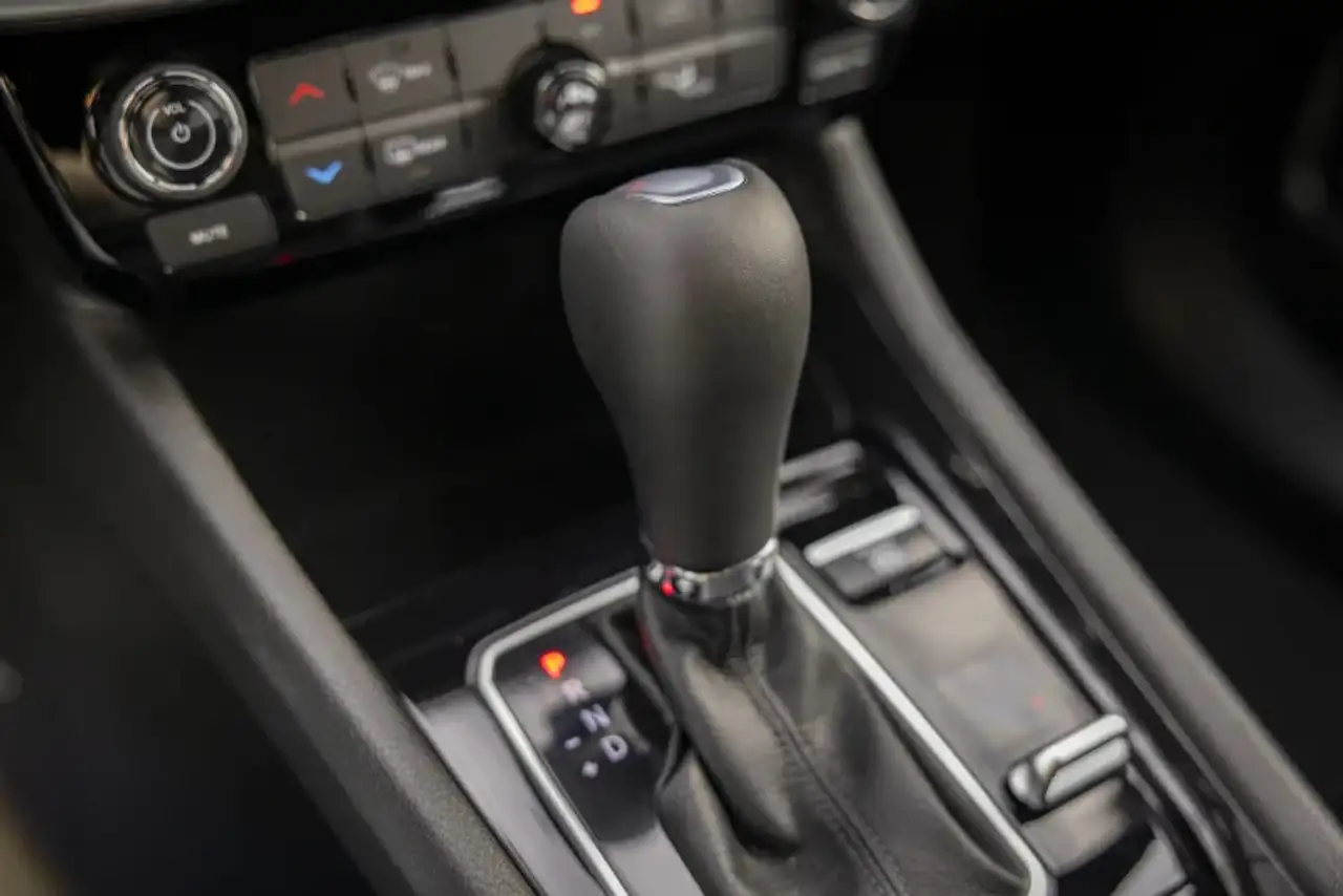 Jeep Compass - Image 13