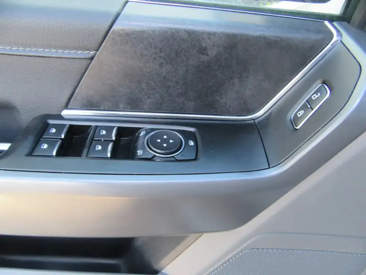 Ford F-150 - Image 5