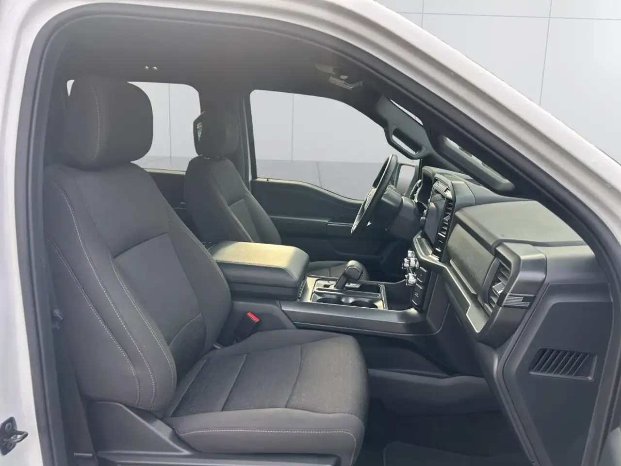 Ford F-150 - Image 28