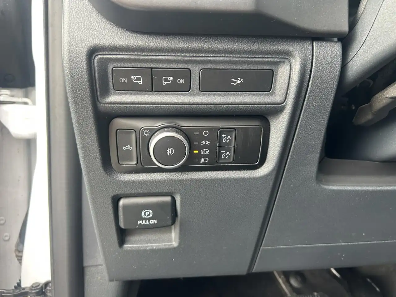 Ford F-150 - Image 35
