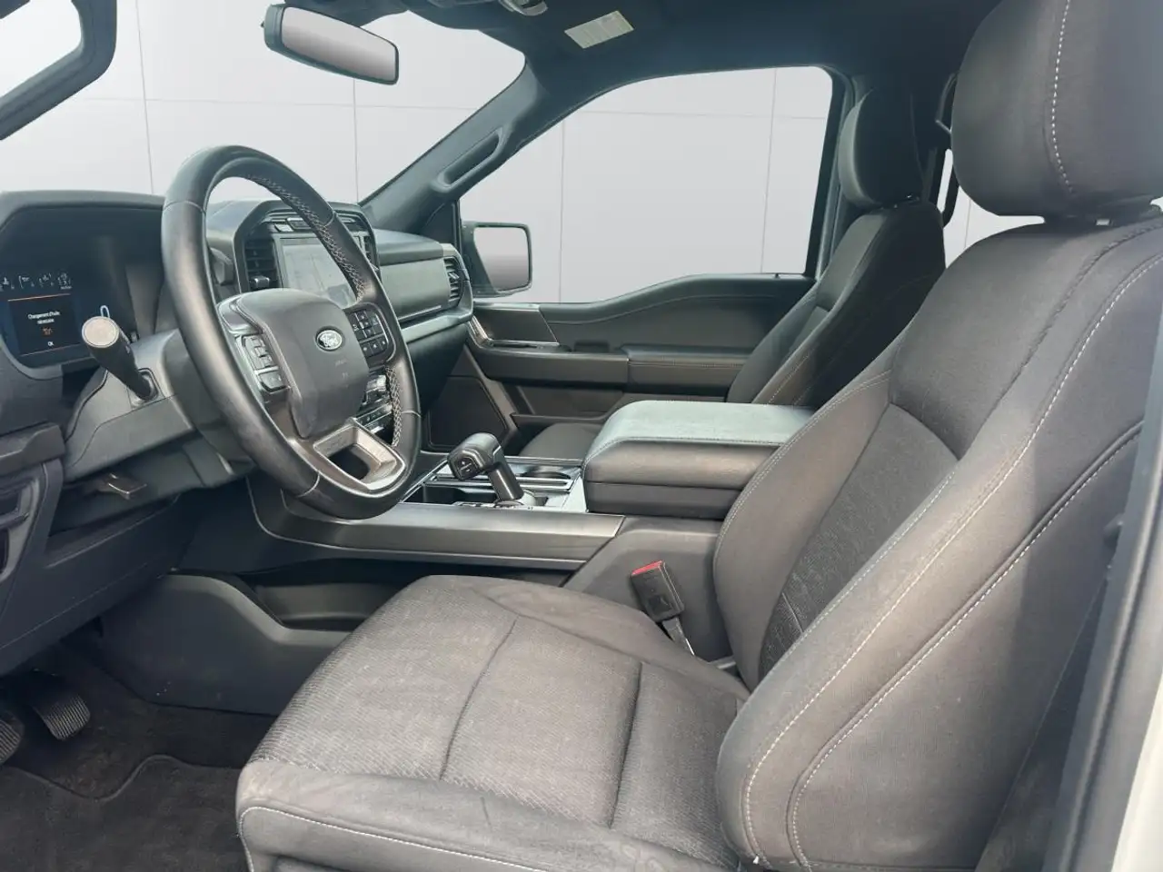 Ford F-150 - Image 25