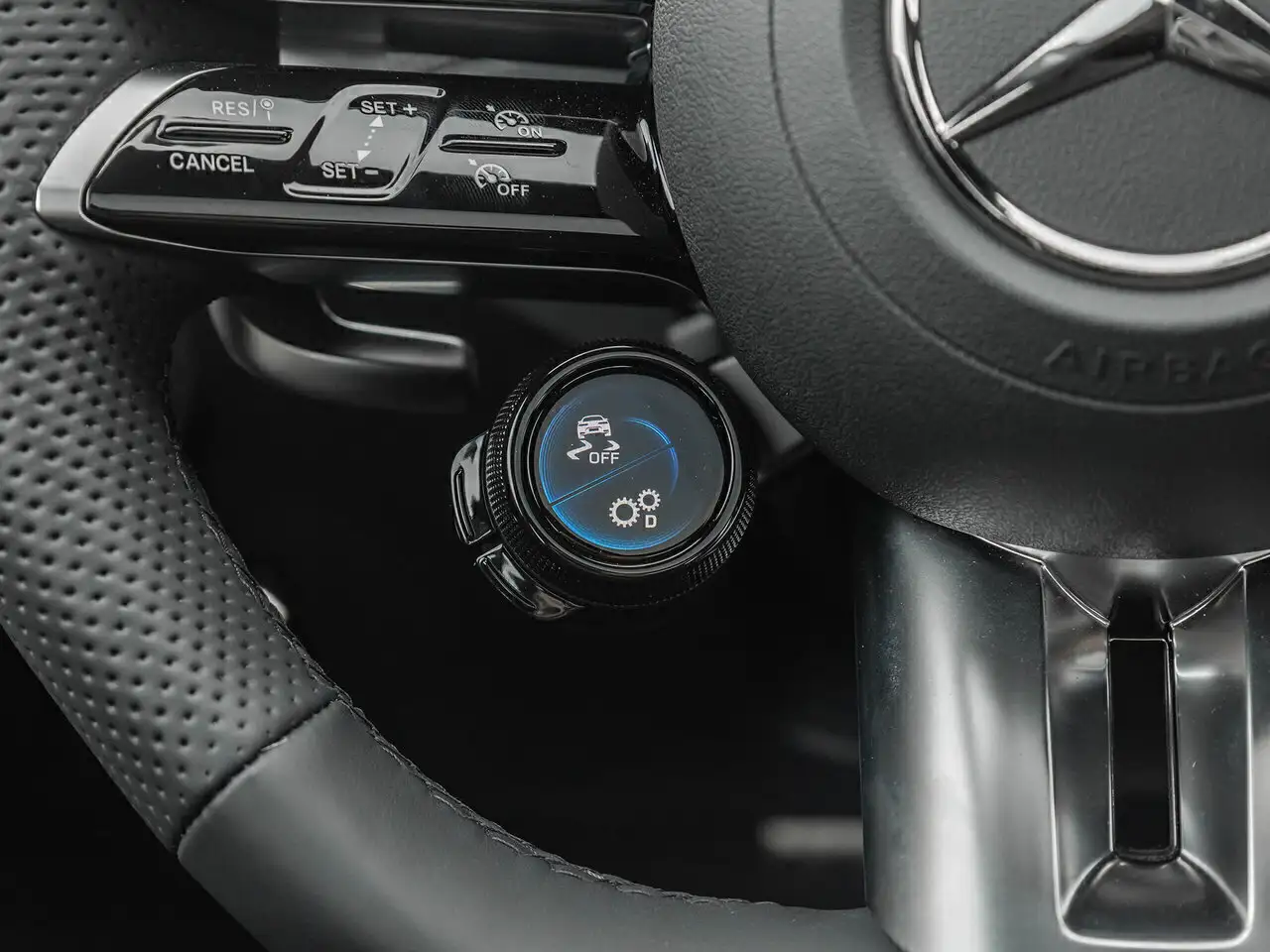 Mercedes-Benz C-Class - Image 15