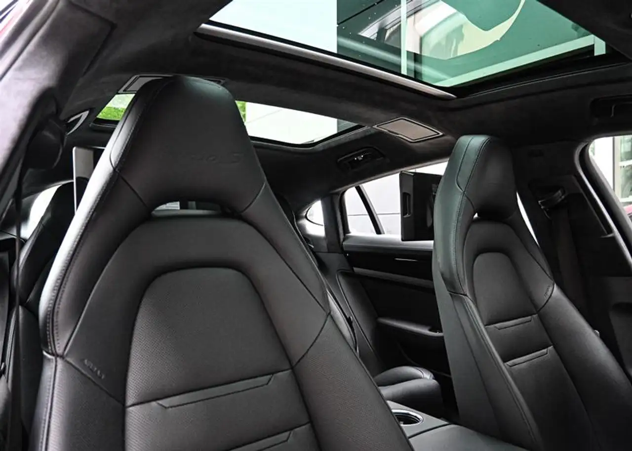 Porsche Panamera - Image 19