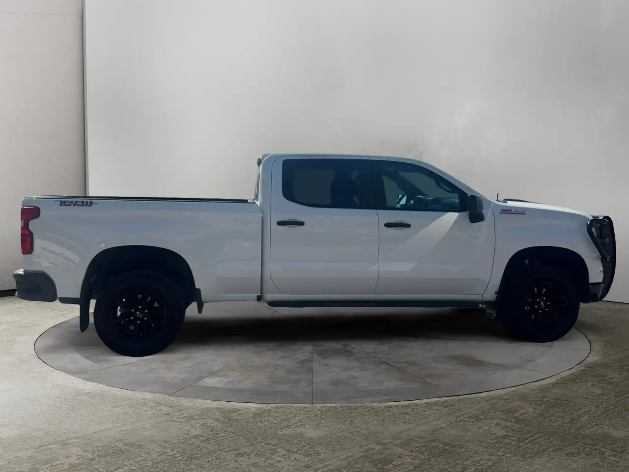 Chevrolet Silverado 1500 - Image 6