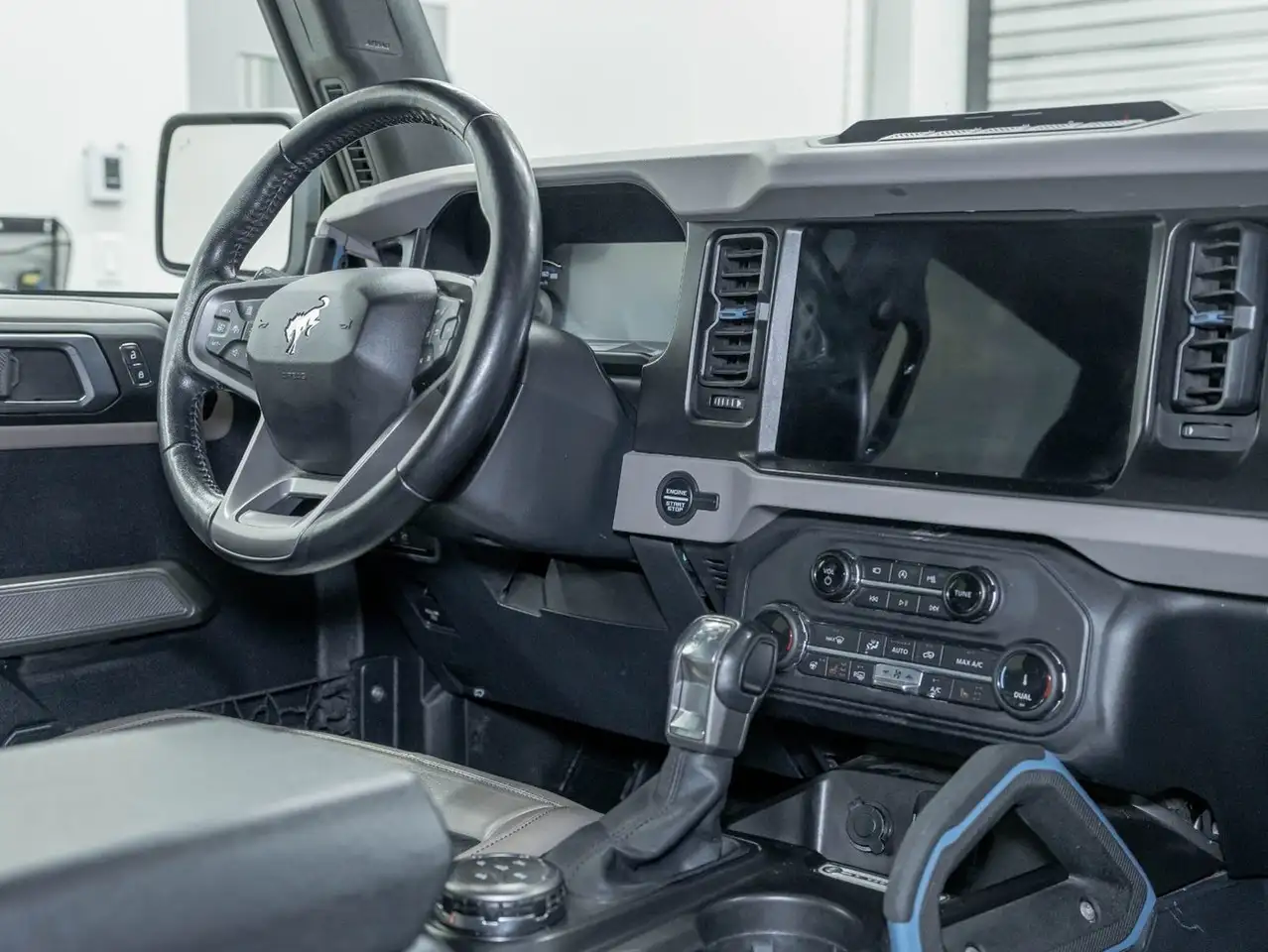 Ford Bronco - Image 26