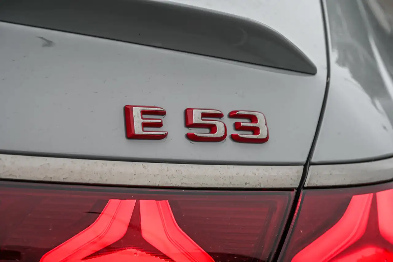 Mercedes-Benz E-Class - Image 9