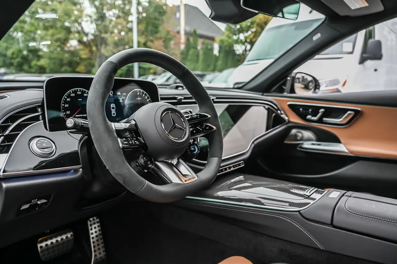 Mercedes-Benz E-Class - Image 10