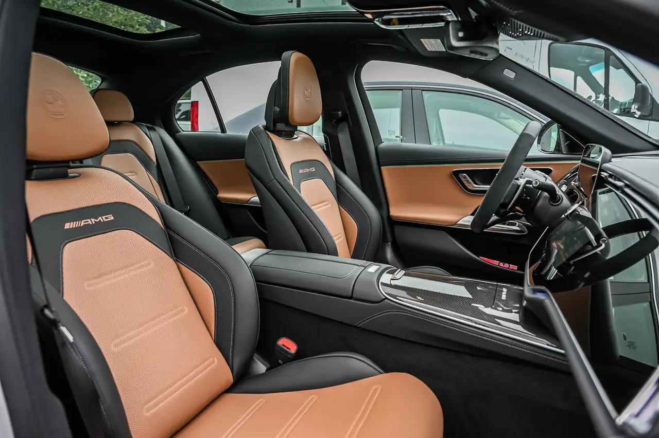 Mercedes-Benz E-Class - Image 21