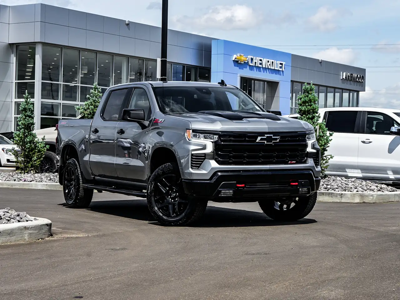 Chevrolet Silverado 1500 - Image 2