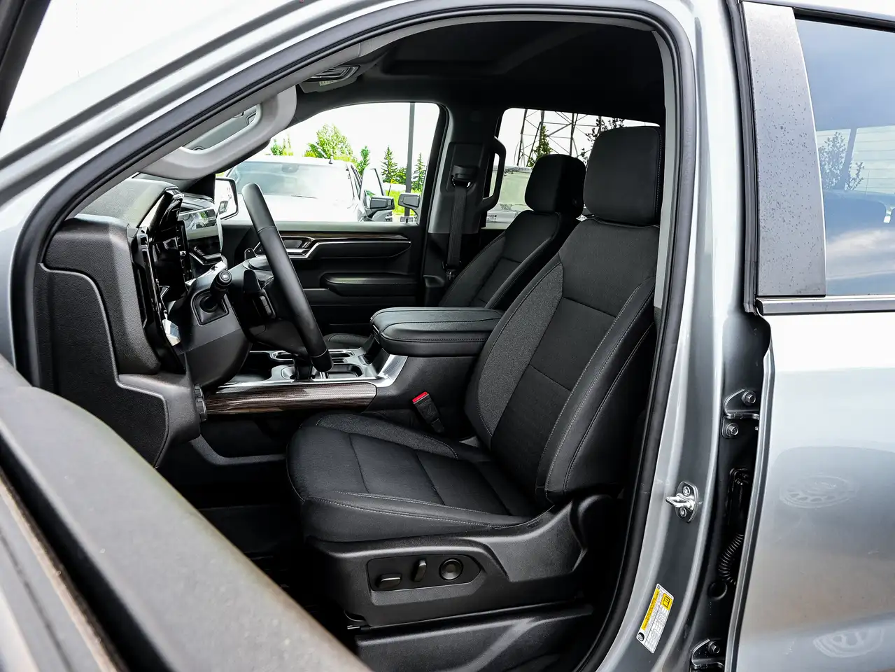 Chevrolet Silverado 1500 - Image 16