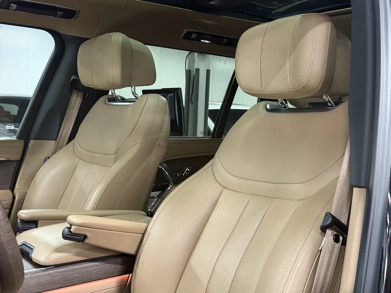 Land Rover Range Rover - Image 15
