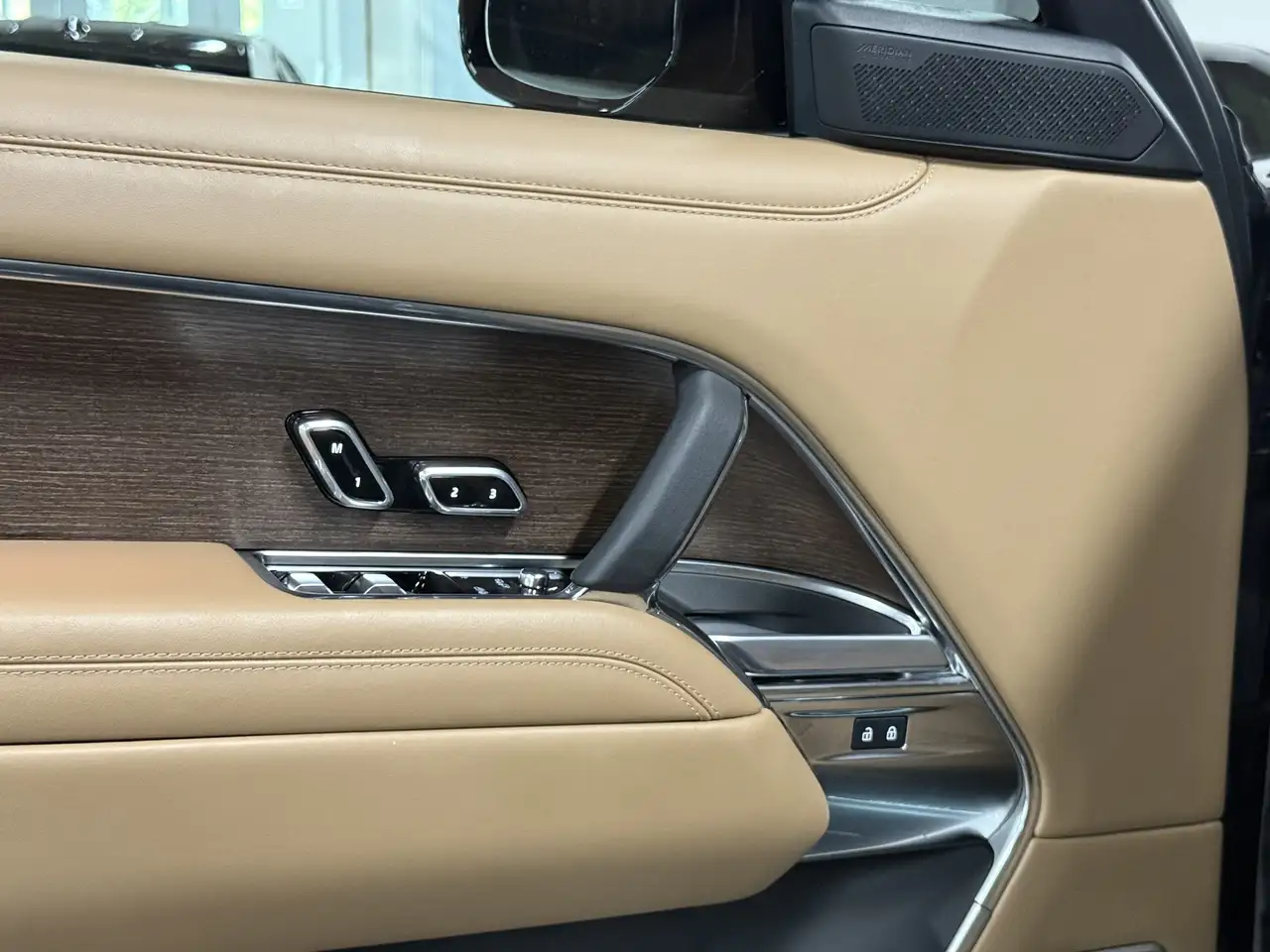 Land Rover Range Rover - Image 21