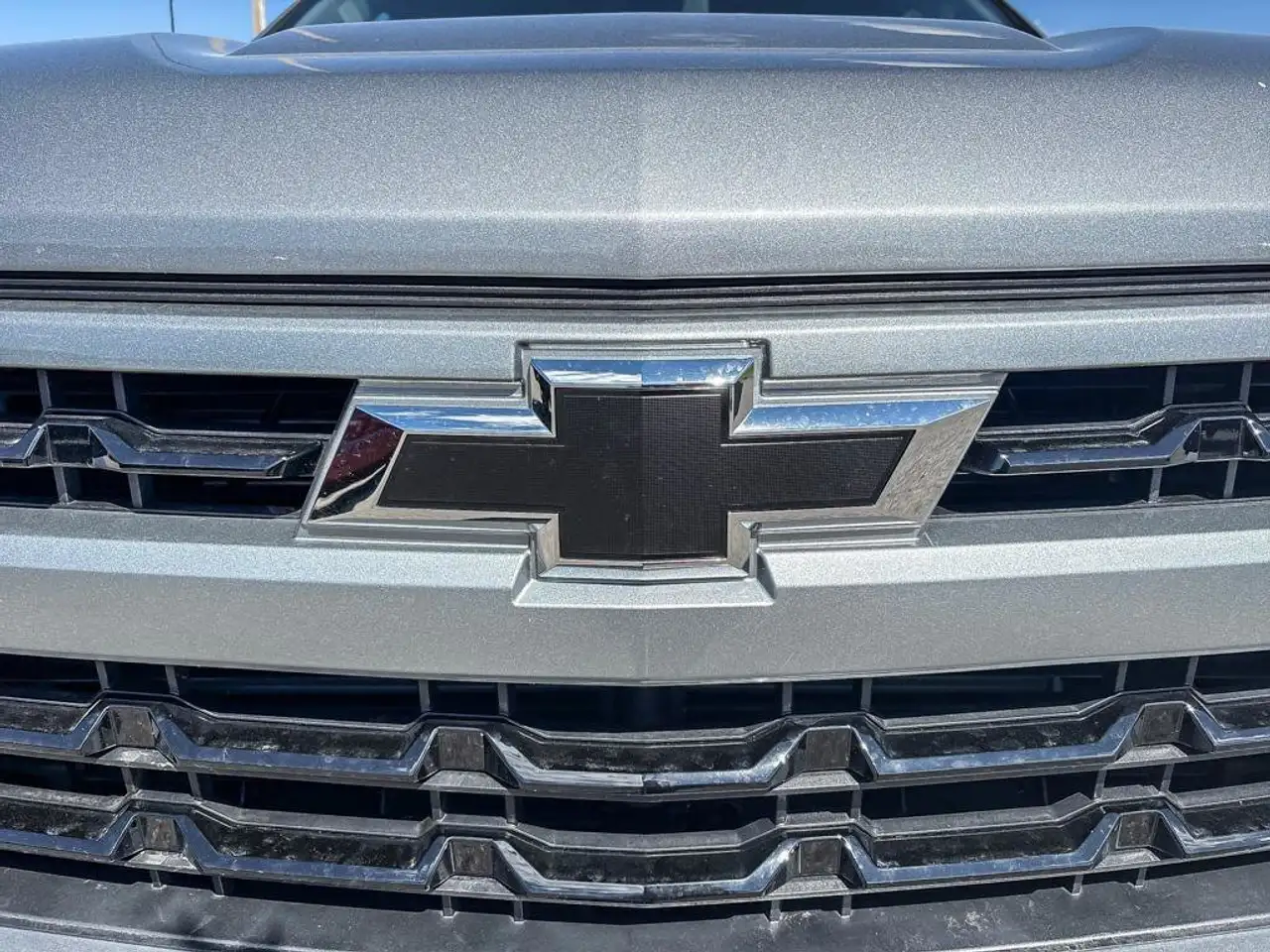 Chevrolet Silverado 1500 - Image 12