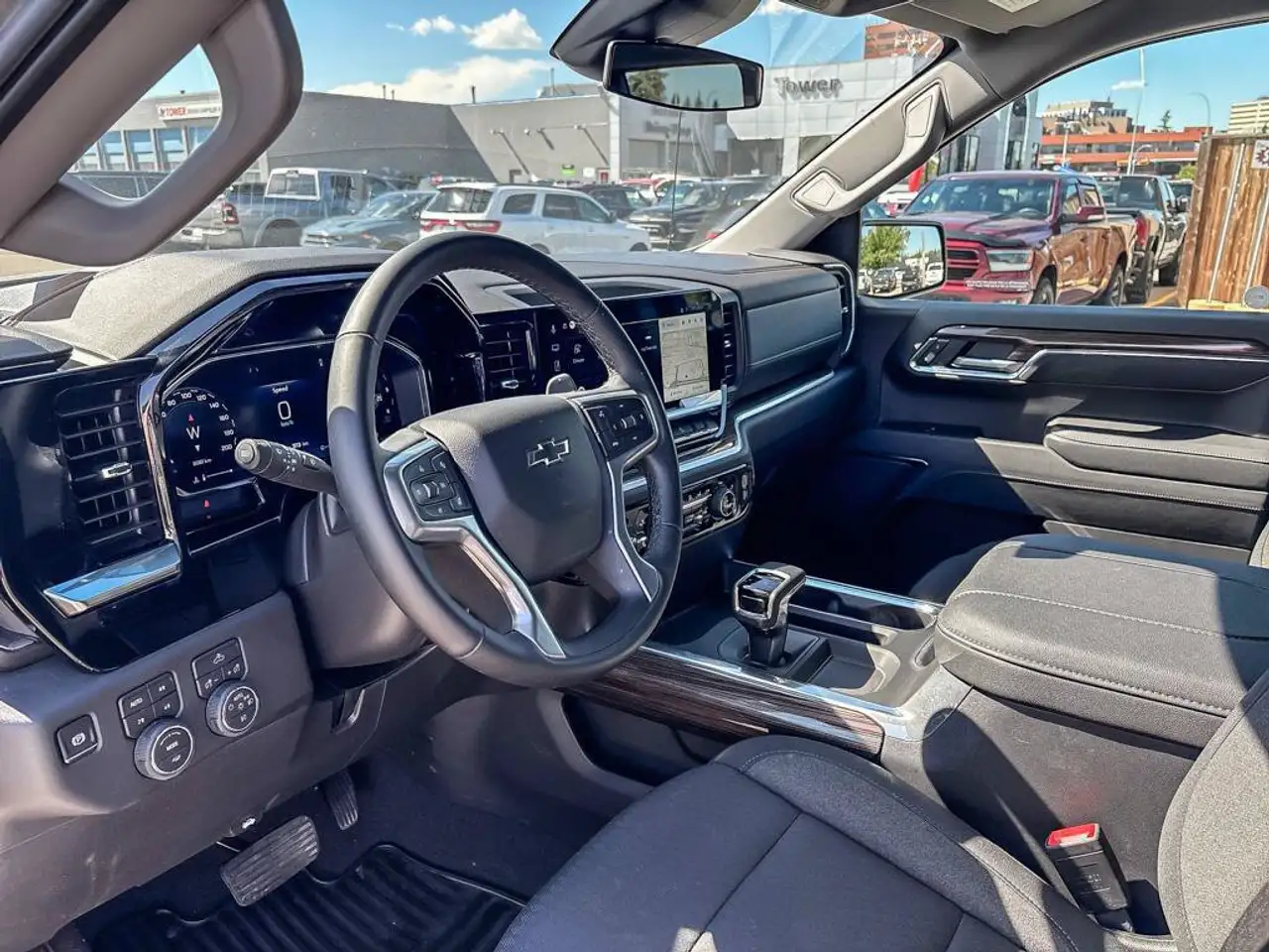 Chevrolet Silverado 1500 - Image 15