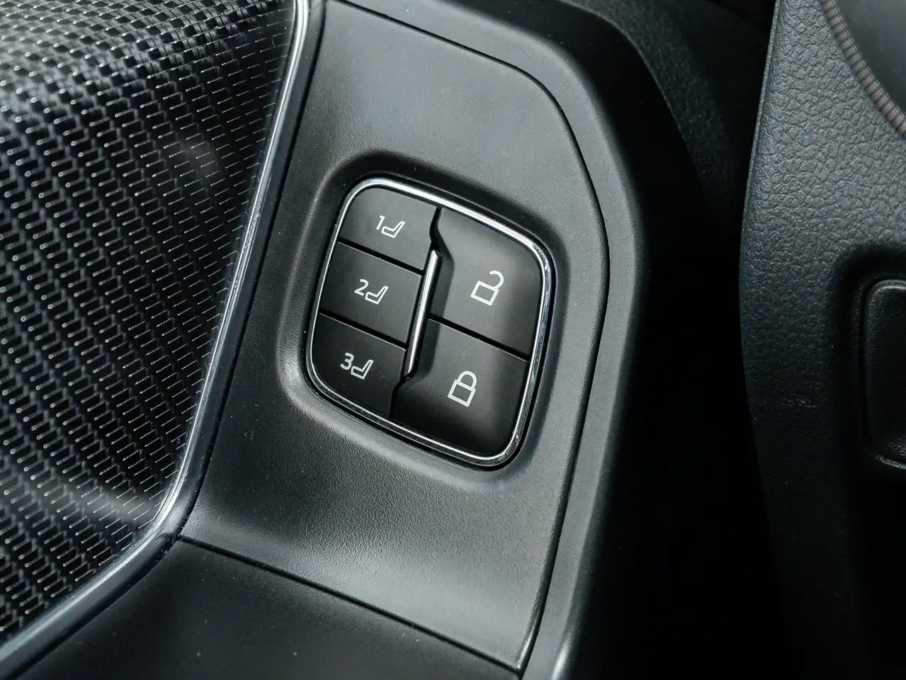 Ford F-150 - Image 17