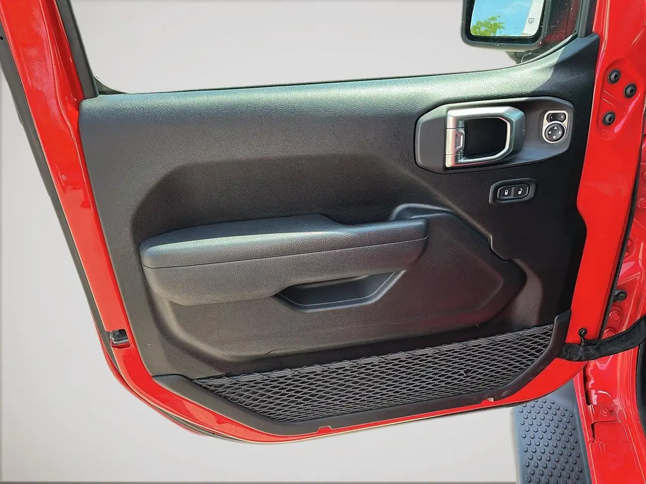 Jeep Wrangler - Image 11