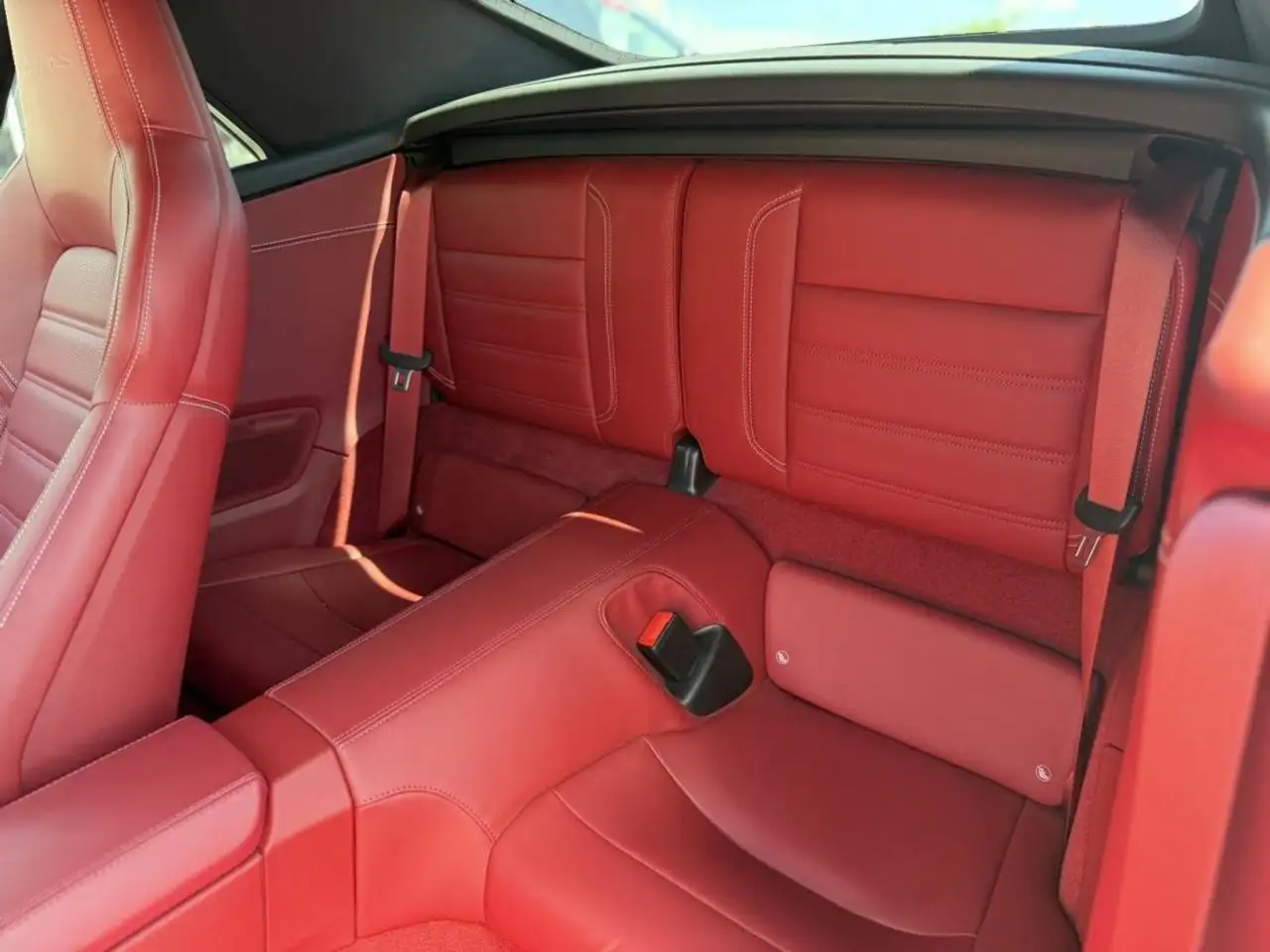 Porsche 911 - Image 18