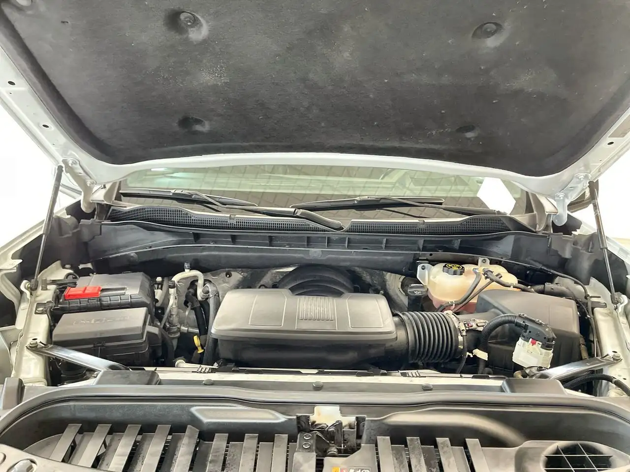 Chevrolet Silverado 1500 - Image 32